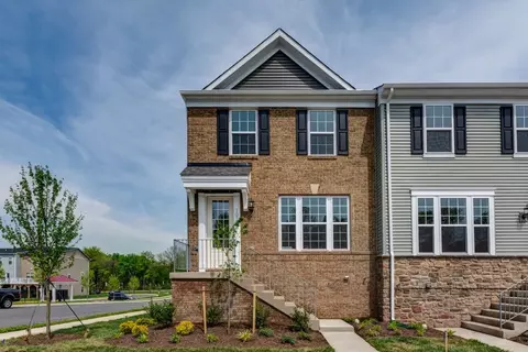 26 Harrison Aly, Ranson, WV 25438
