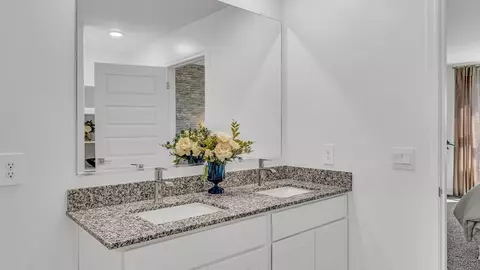 Bath - 6247 E Campolina Trl, Tucson, AZ 85756 photo 5 of 8