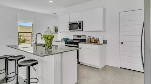 Kitchen - 6247 E Campolina Trl, Tucson, AZ 85756 photo 3 of 7
