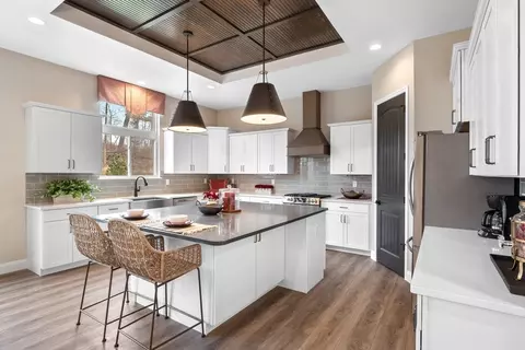 Kitchen - Everglades Dr, Ashland, MO 65010 photo 1 of 3