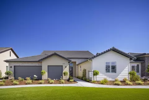Exterior - 5220 W Delaware Ave, Visalia, CA 93291 photo 7 of 10
