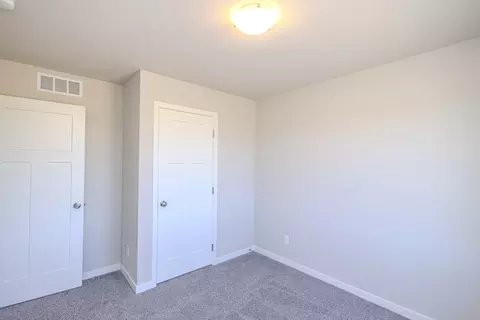 Bedroom - White Oak Ln, Granger, IA 50109 photo 2 of 4