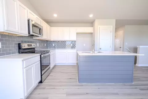 Kitchen - White Oak Ln, Granger, IA 50109 photo 1 of 3