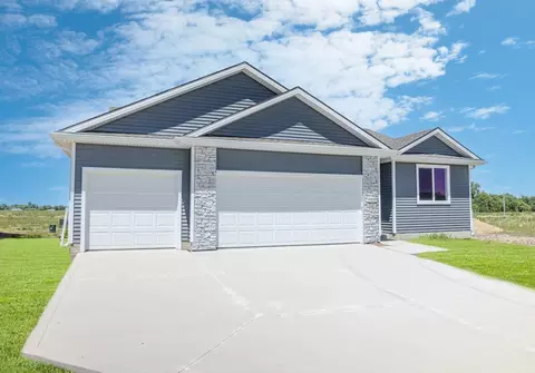 White Oak Ln, Granger, IA 50109