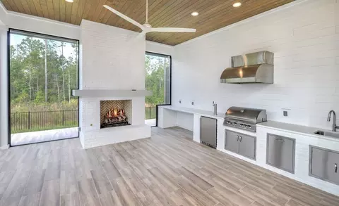 Kitchen - 100 Plantation Bay Dr, Ormond Beach, FL 32174 photo 3 of 5
