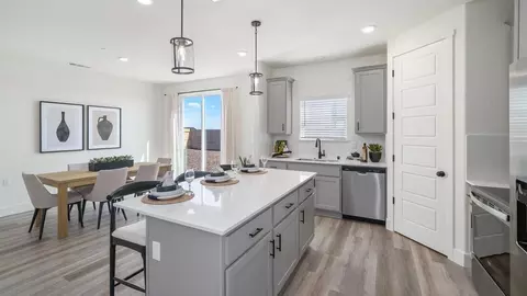 Kitchen - 9000 Winding Stream Ave, Bakersfield, CA 93311 photo 3 of 4