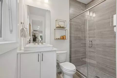 Bath - 18923 99th Pl NE, Bothell, WA 98011 photo 1 of 6