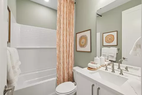 Bath - 18923 99th Pl NE, Bothell, WA 98011 photo 4 of 6