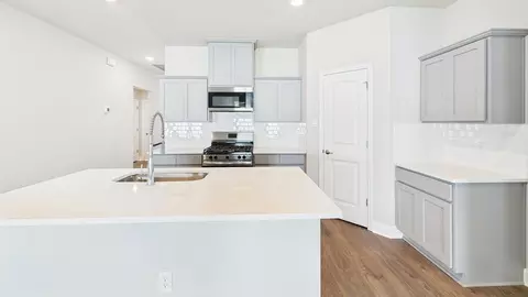 Kitchen - 206 High Ridge Rd, Duson, LA 70529 photo 4 of 9