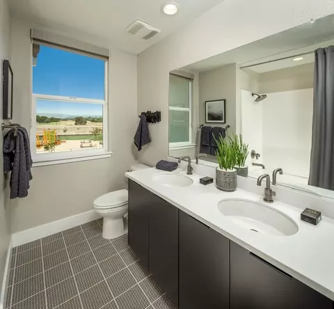 Bath - 337 Currant Dr, Napa, CA 94558 photo 2 of 3