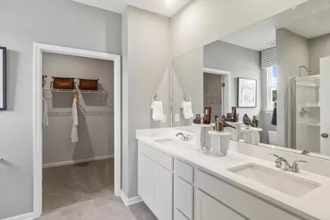Bath - 606 Kay Dr, Easley, SC 29640 photo 2 of 3