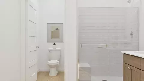 Bath - 3797 Wooden Way, Madera, CA 93636 photo 2 of 4