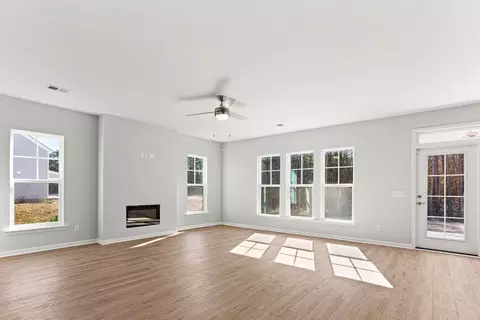 Living - 1 Lanier Ct, Pooler, GA 31322 photo 6 of 10