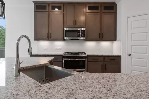 Kitchen - 5016 Acadia Loop, Bryan, TX 77845 photo 4 of 11