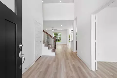 Entry Way - 5016 Acadia Loop, Bryan, TX 77845 photo 3 of 12