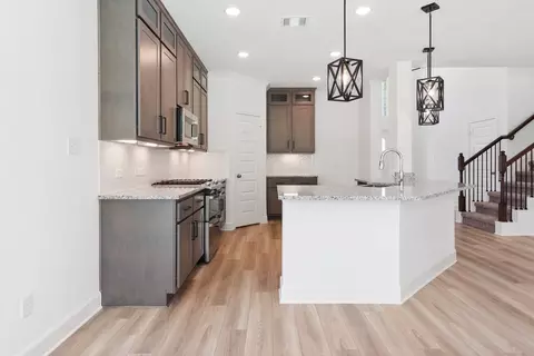 Kitchen - 5016 Acadia Loop, Bryan, TX 77845 photo 10 of 11