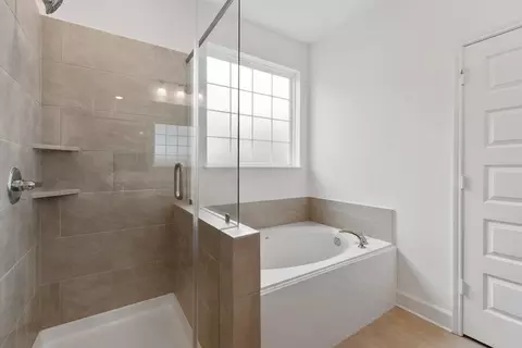 Bath - 5016 Acadia Loop, Bryan, TX 77845 photo 6 of 11