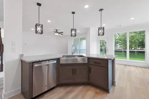 Kitchen - 5016 Acadia Loop, Bryan, TX 77845 photo 6 of 11