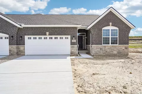 61627 Empire Rd, Lyon Township, MI 48178