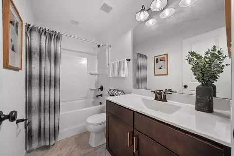 Bath - 1308 Hillside Ct, Rolla, MO 65401 photo 3 of 20