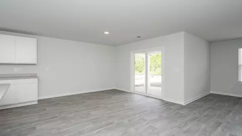 Living - 760 Twinstead Rd SW, Supply, NC 28462 photo 2 of 7