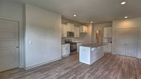 Kitchen - 123 Cornerstone Dr, Brandon, MS 39042 photo 1 of 5