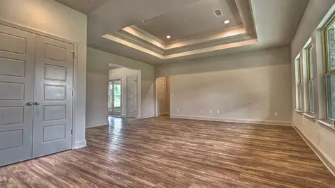 Living - 123 Cornerstone Dr, Brandon, MS 39042 photo 3 of 4