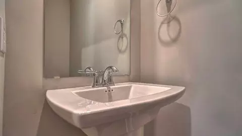 Bath - 123 Cornerstone Dr, Brandon, MS 39042 photo 5 of 15