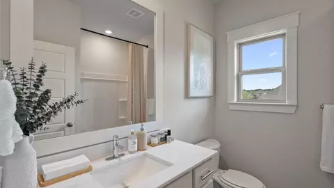 Bath - 123 Cornerstone Dr, Brandon, MS 39042 photo 15 of 15