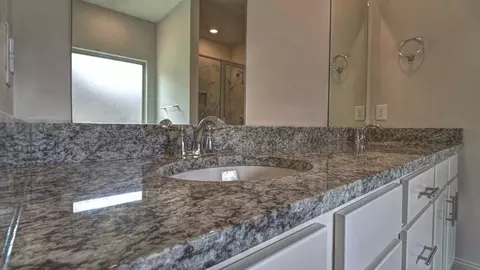 Bath - 123 Cornerstone Dr, Brandon, MS 39042 photo 2 of 15