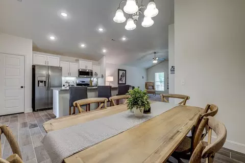 Dining - Ivy And Aberdeen Avenue, Carl Junction, MO 64834 photo 1 of 1