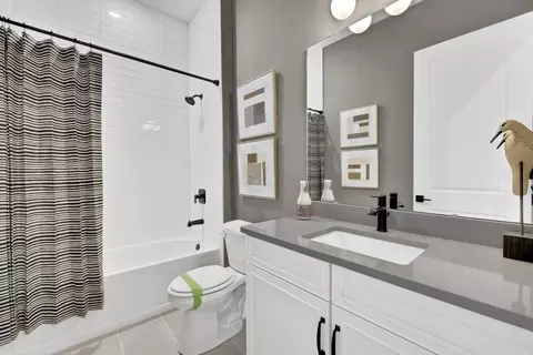 Bath - 14207 Crest Palm Ave, Windermere, FL 34786 photo 2 of 2