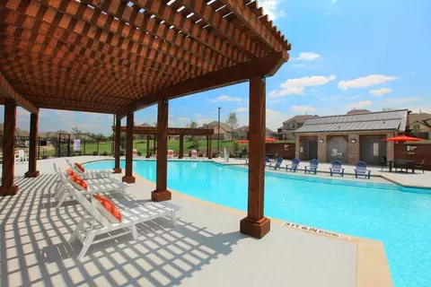 Exterior - 208 N Eagle Point Rd, Van Alstyne, TX 75495 photo 15 of 56