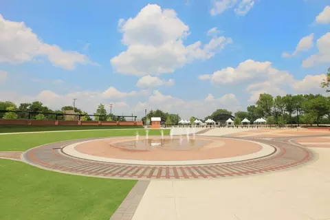 Exterior - 208 N Eagle Point Rd, Van Alstyne, TX 75495 photo 25 of 56