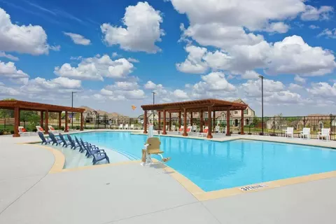 Exterior - 208 N Eagle Point Rd, Van Alstyne, TX 75495 photo 16 of 56