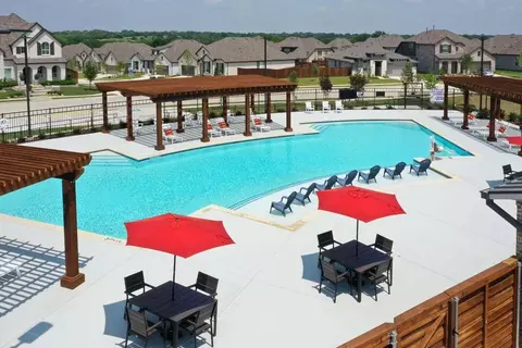 Exterior - 208 N Eagle Point Rd, Van Alstyne, TX 75495 photo 14 of 56