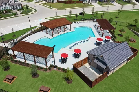 Exterior - 208 N Eagle Point Rd, Van Alstyne, TX 75495 photo 13 of 56