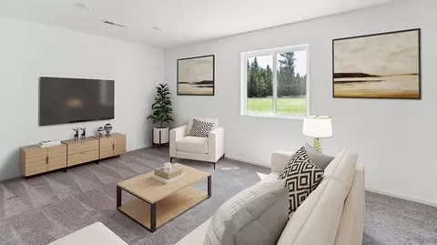 Living - 16613 Blue Pine St, La Pine, OR 97739 photo 2 of 3