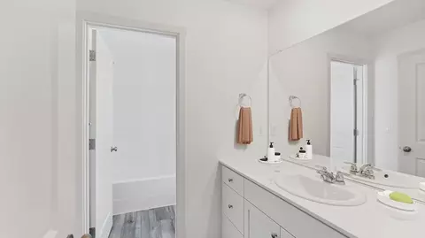 Bath - 16613 Blue Pine St, La Pine, OR 97739 photo 5 of 6