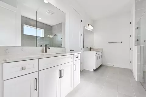 Bath - 3673 142nd Ter E, Parrish, FL 34219 photo 2 of 7