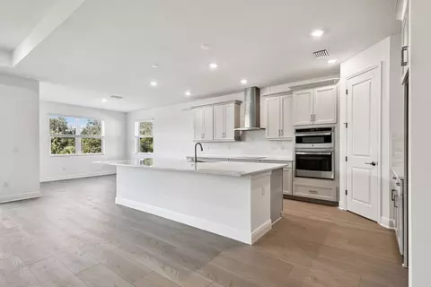 Kitchen - 3673 142nd Ter E, Parrish, FL 34219 photo 7 of 9