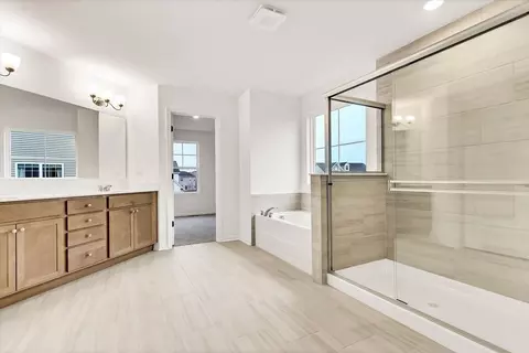 Bath - 12750 S Kerry Ln, Plainfield, IL 60585 photo 1 of 2