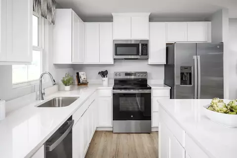 Kitchen - 3918 Murphy Dr, Mchenry, IL 60050 photo 2 of 4