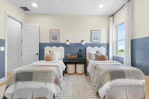 Bedroom - 17652 Cane Ave, Venice, FL 34293 photo 2 of 3