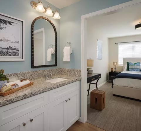 Bath - 2914 Ruby Port St, Tulare, CA 93274 photo 2 of 3