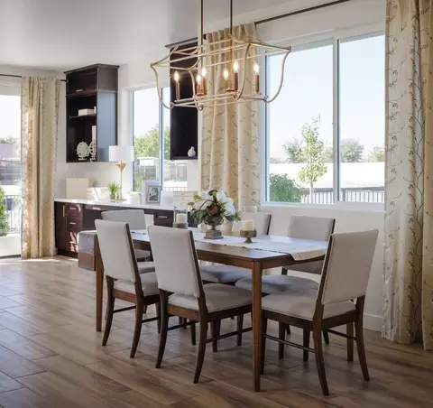 Dining - 2914 Ruby Port St, Tulare, CA 93274 photo 4 of 4