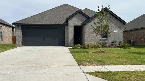 407 Carthage St, Caddo Mills, TX 75135