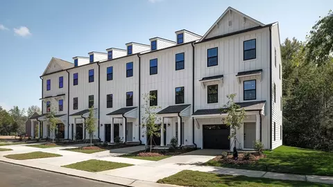 11813 Avocet St #27, Charlotte, NC 28215