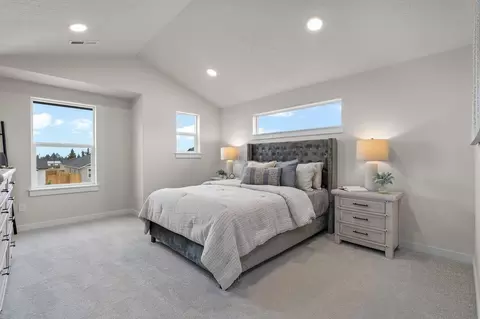 Bedroom - Strong Road, Spokane, WA 99208 photo 4 of 8