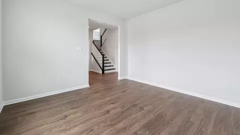 Living - 456 Hanson St, Frederick, MD 21701 photo 4 of 7